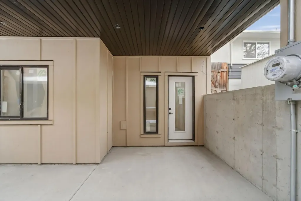 121 42 Avenue NE Calgary AB T2E3B1