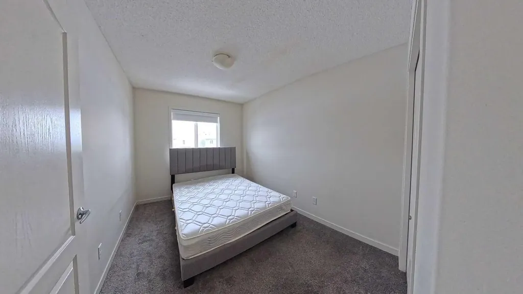 29 Evansridge Circle NW Calgary AB T3P 0H9