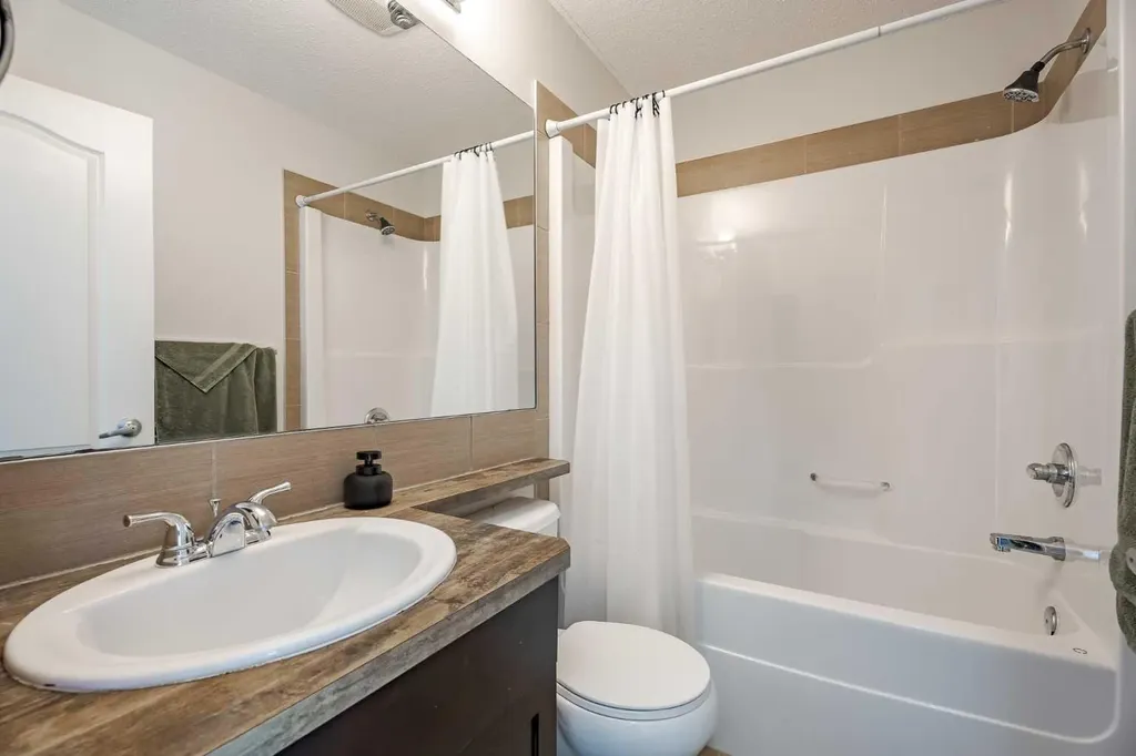 29 Evansridge Circle NW Calgary AB T3P 0H9
