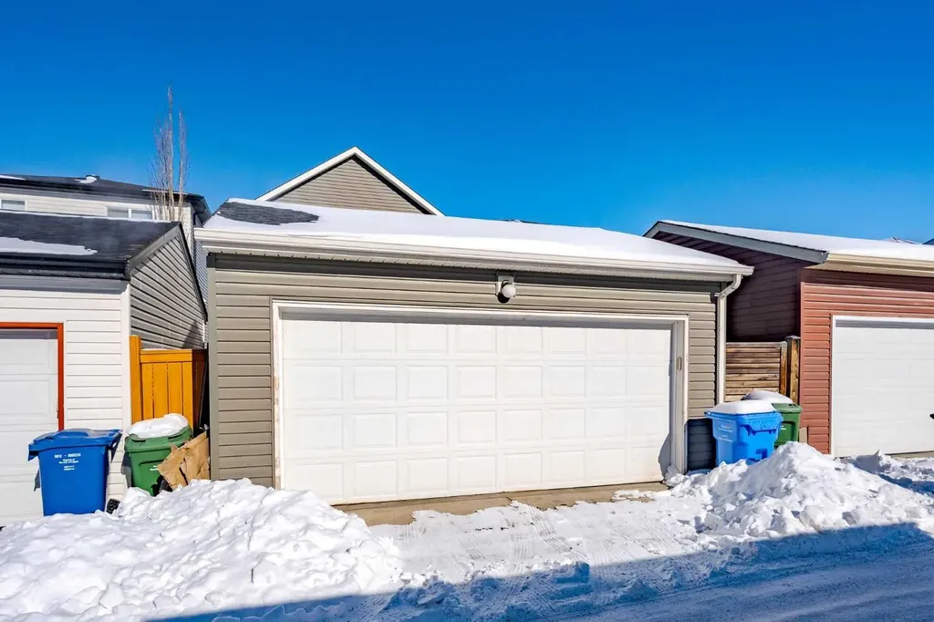 29 Evansridge Circle NW Calgary AB T3P 0H9