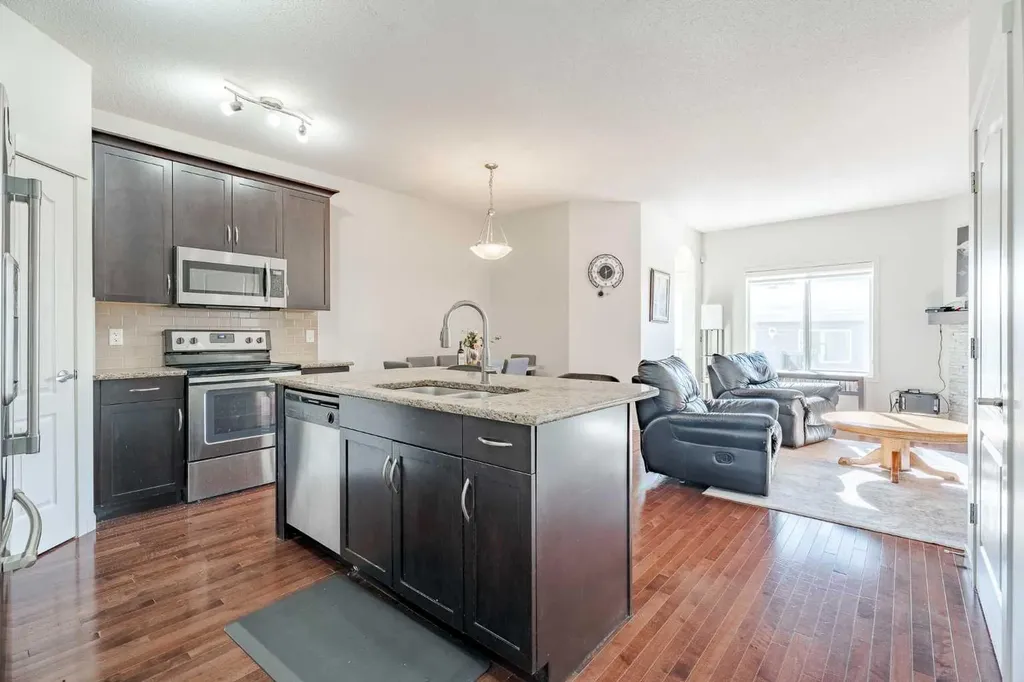 29 Evansridge Circle NW Calgary AB T3P 0H9