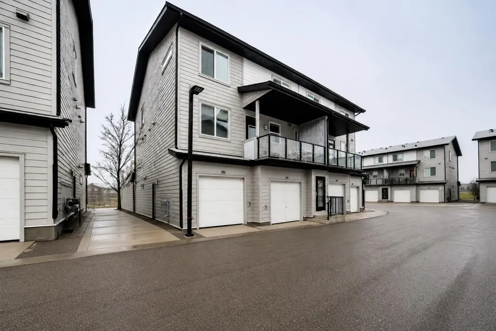 245 Redstone Walk NE Calgary AB T3N 1M6