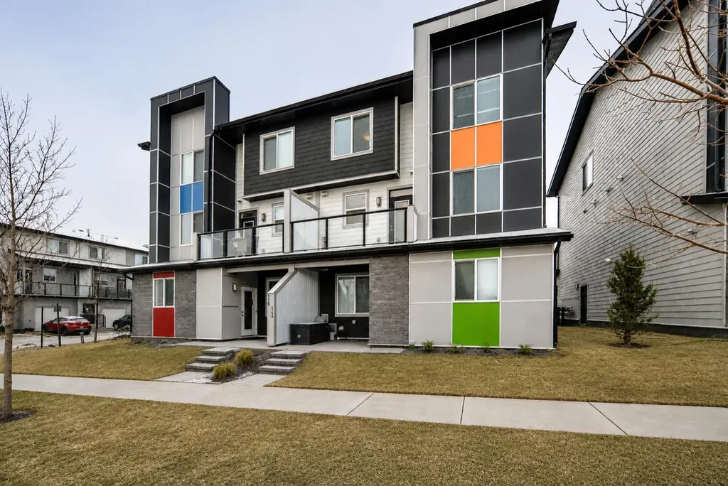 245 Redstone Walk NE Calgary AB T3N 1M6