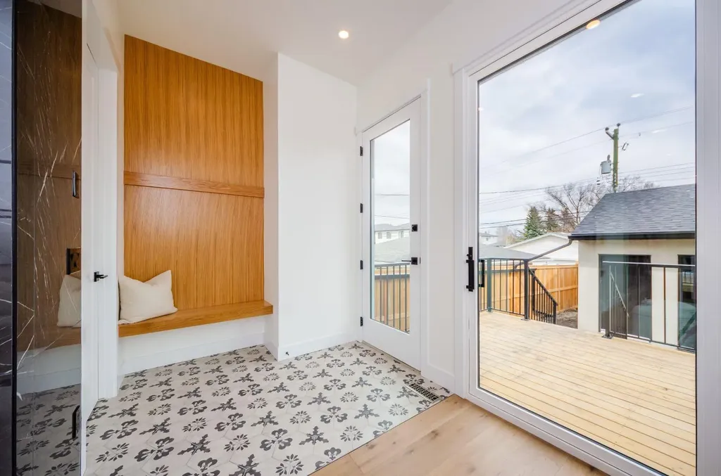 2026 36 Street SW Calgary AB T3E 2Z1