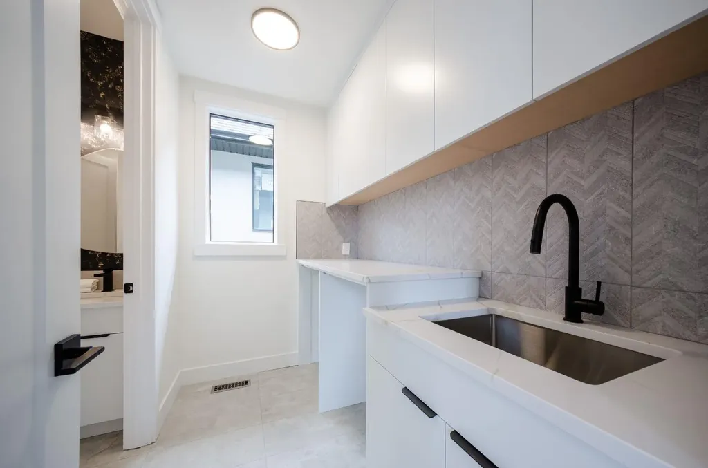 2026 36 Street SW Calgary AB T3E 2Z1
