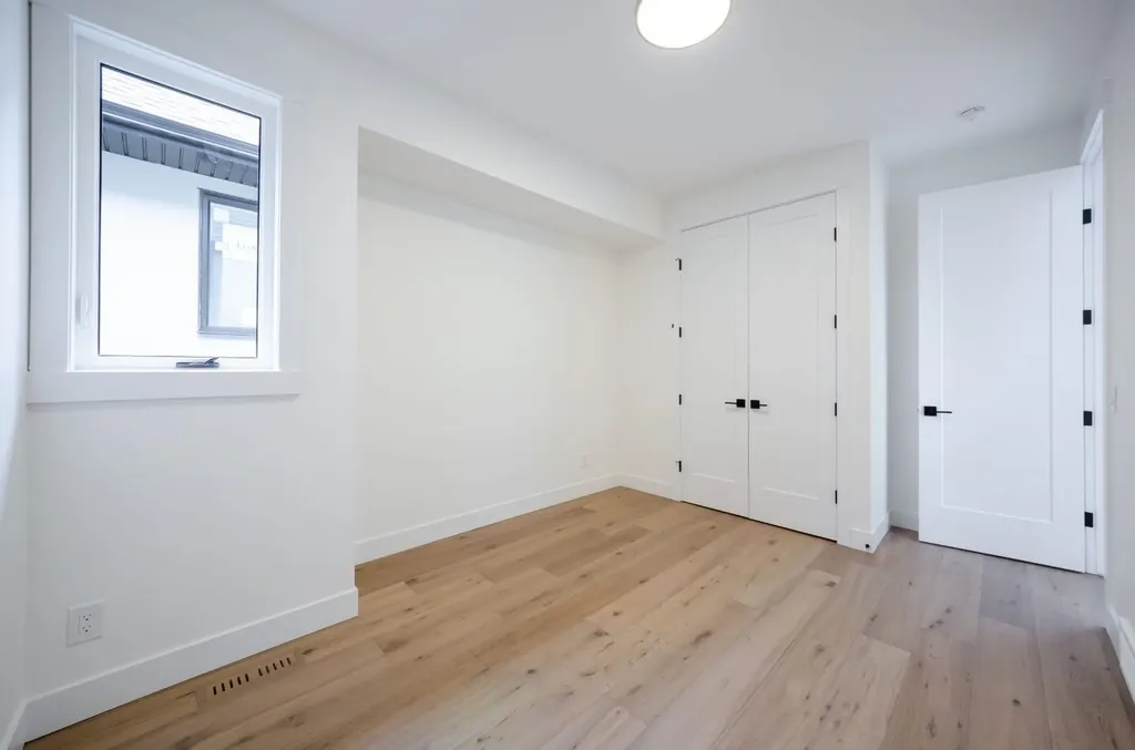 2026 36 Street SW Calgary AB T3E 2Z1