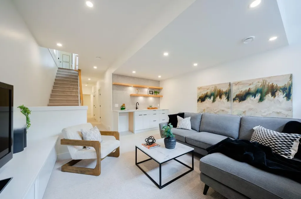 2026 36 Street SW Calgary AB T3E 2Z1