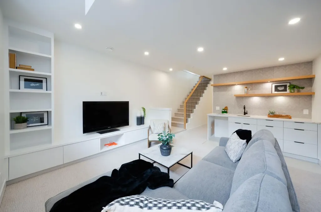2026 36 Street SW Calgary AB T3E 2Z1