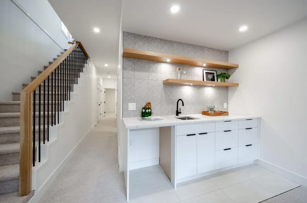 2026 36 Street SW Calgary AB T3E 2Z1