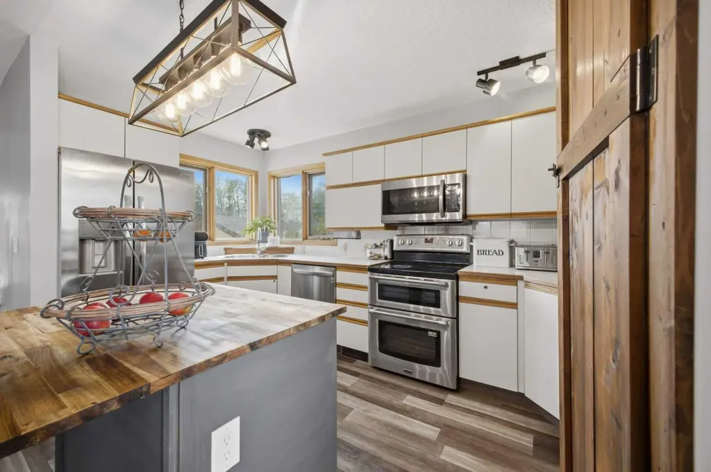 14 Windsor Crescent Penhold AB T0M1R0