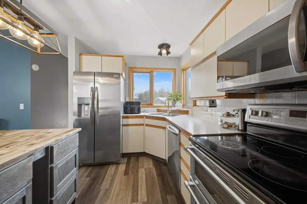 14 Windsor Crescent Penhold AB T0M1R0