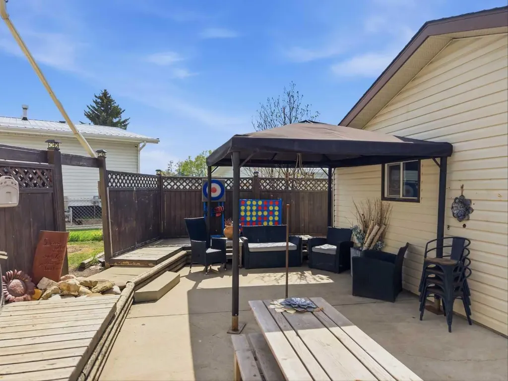 14 Windsor Crescent Penhold AB T0M1R0