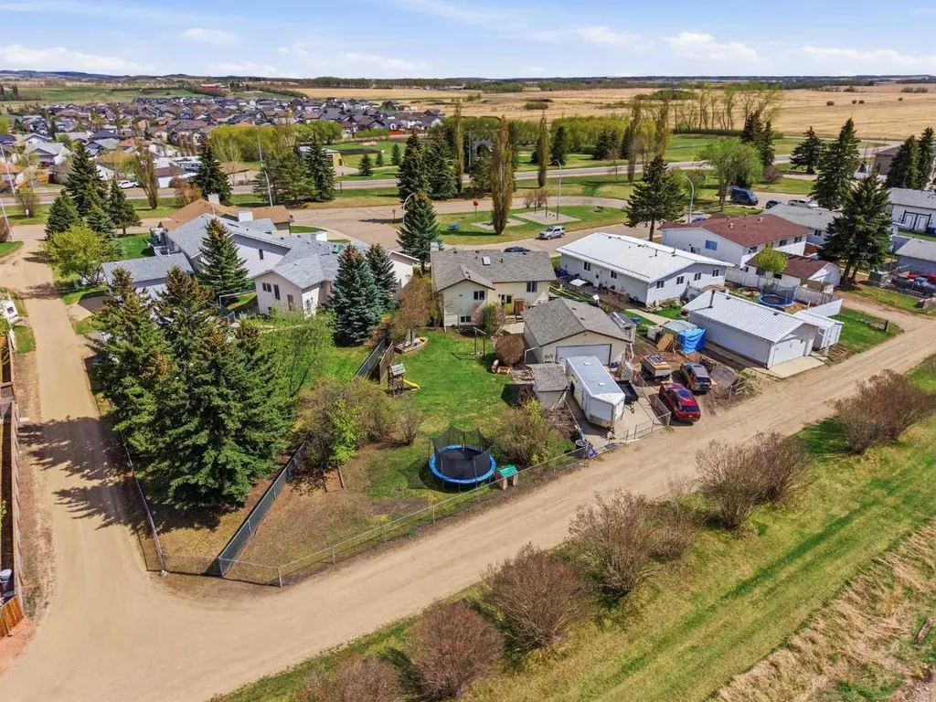 14 Windsor Crescent Penhold AB T0M1R0