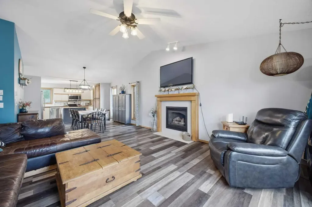 14 Windsor Crescent Penhold AB T0M1R0