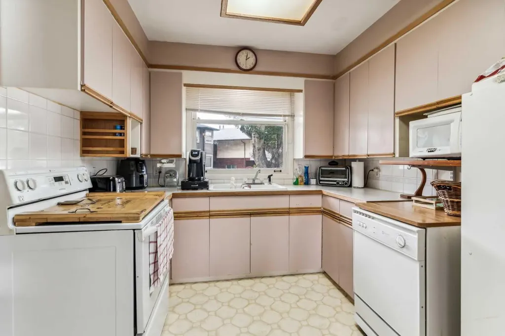 2029 Mountview Crescent NE Calgary AB T2E 5N4