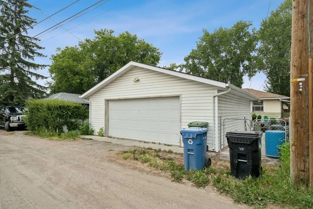2029 Mountview Crescent NE Calgary AB T2E 5N4