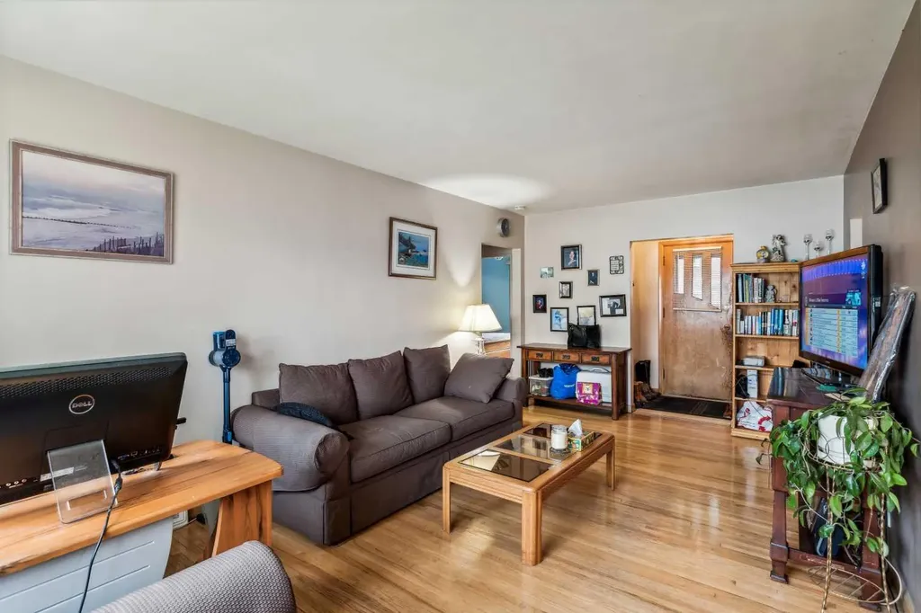 2029 Mountview Crescent NE Calgary AB T2E 5N4