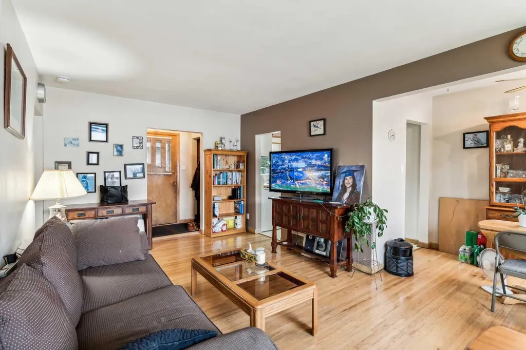 2029 Mountview Crescent NE Calgary AB T2E 5N4