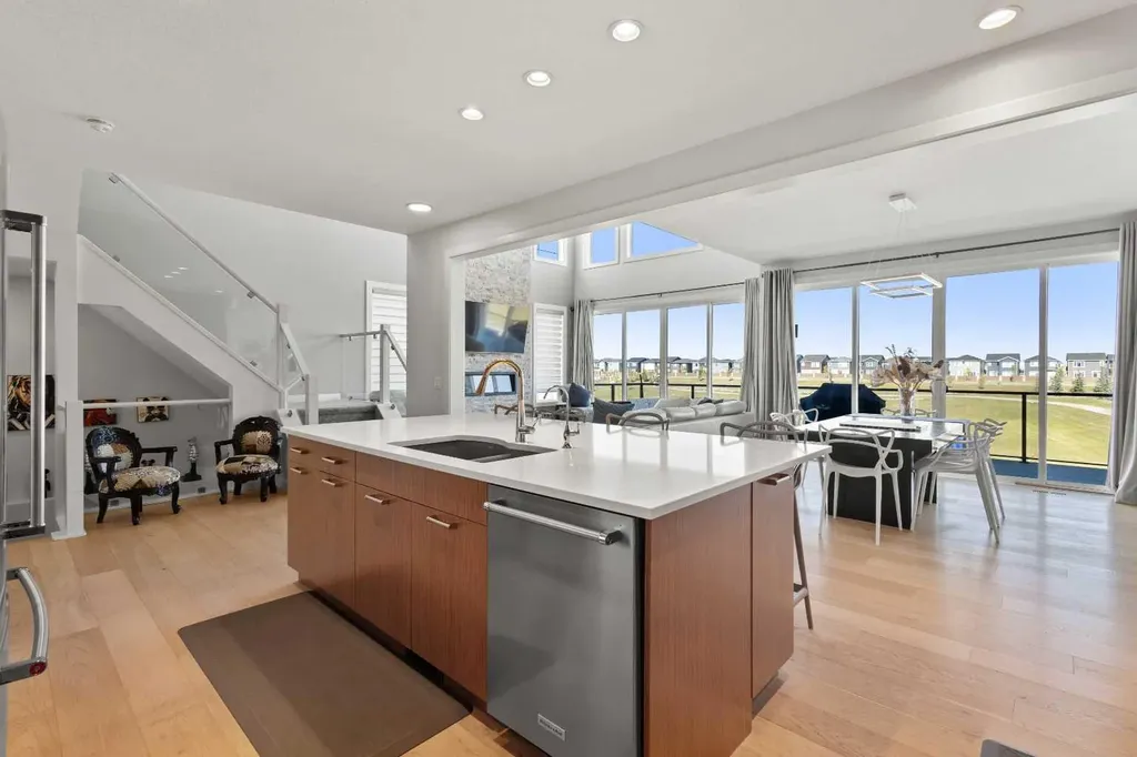 52 Evansfield Manor NW Calgary AB T3P 1J9