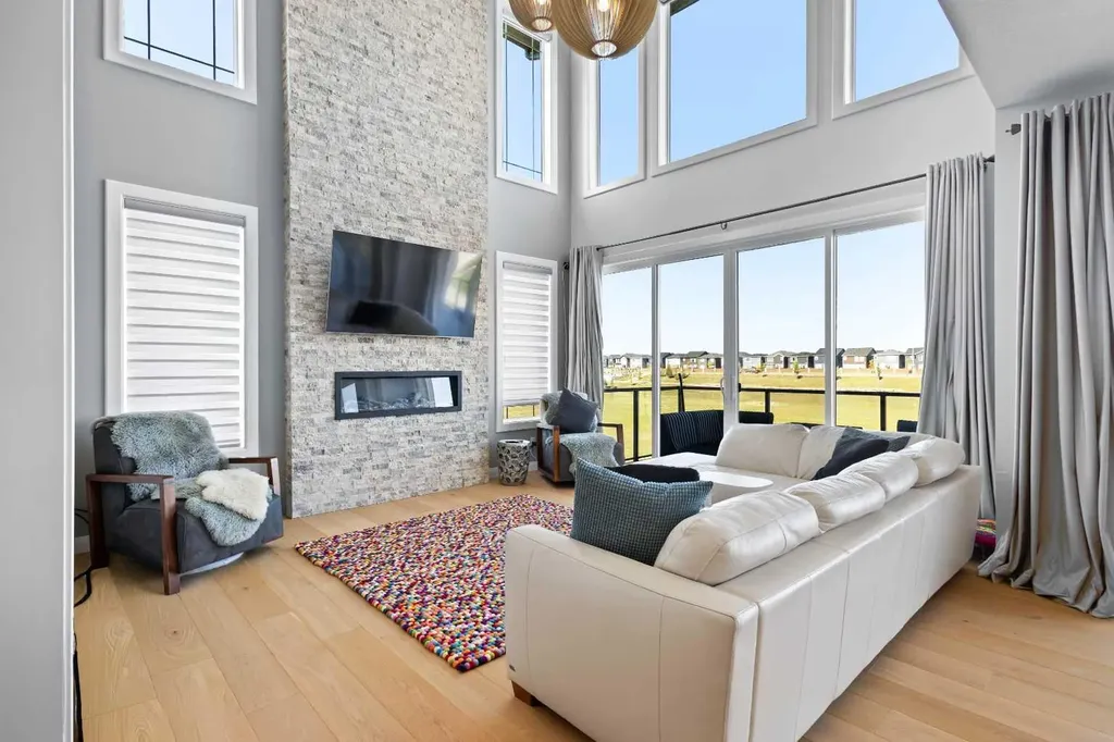 52 Evansfield Manor NW Calgary AB T3P 1J9