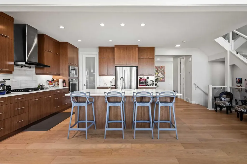 52 Evansfield Manor NW Calgary AB T3P 1J9