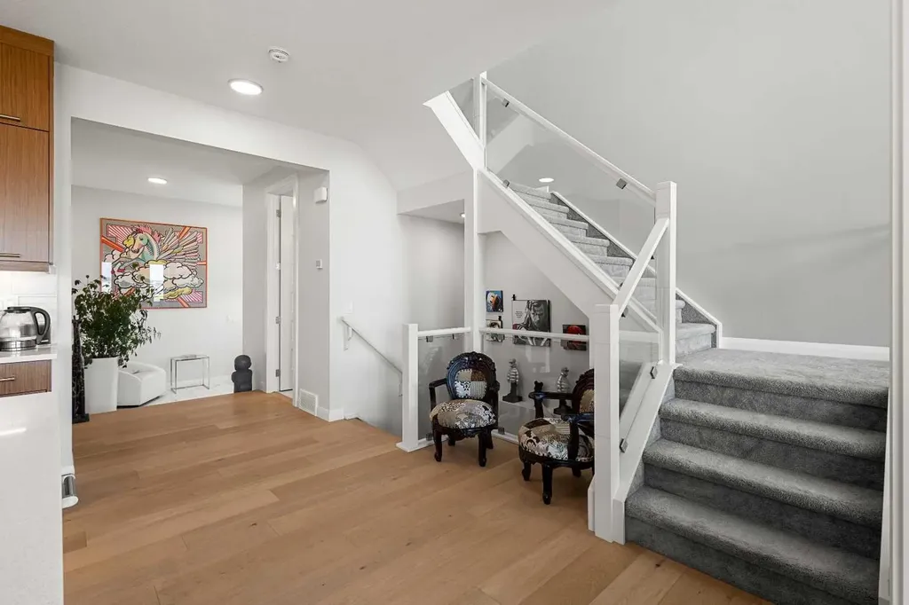 52 Evansfield Manor NW Calgary AB T3P 1J9