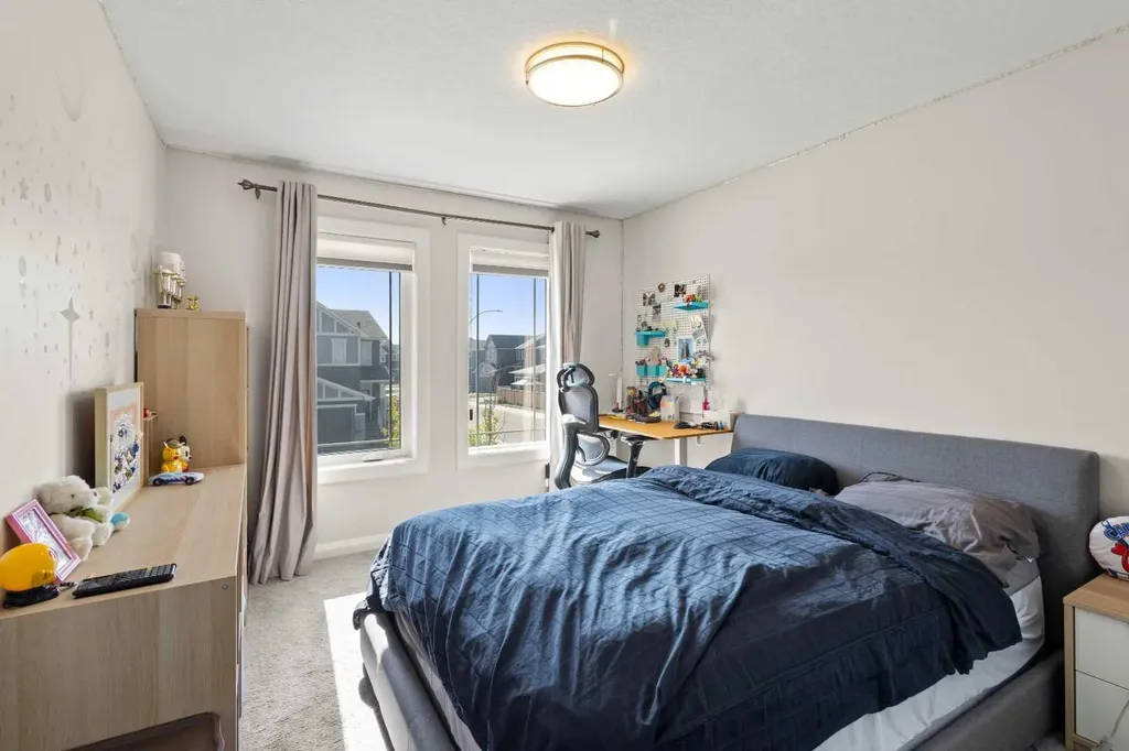 52 Evansfield Manor NW Calgary AB T3P 1J9