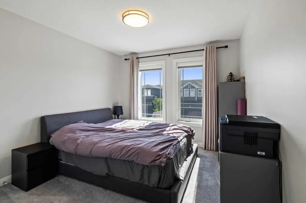 52 Evansfield Manor NW Calgary AB T3P 1J9