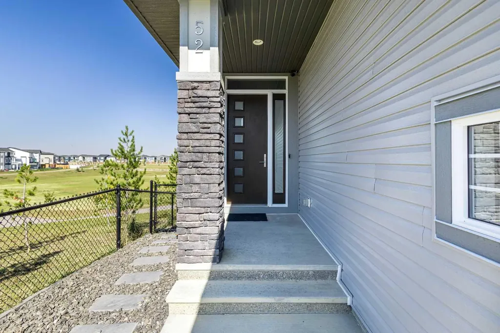 52 Evansfield Manor NW Calgary AB T3P 1J9