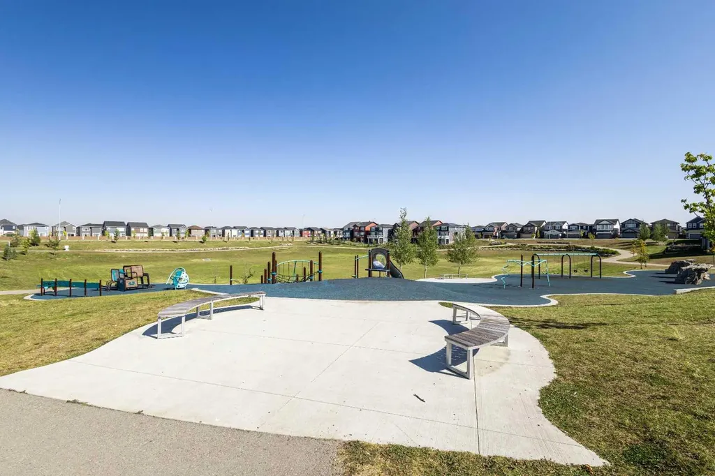 52 Evansfield Manor NW Calgary AB T3P 1J9
