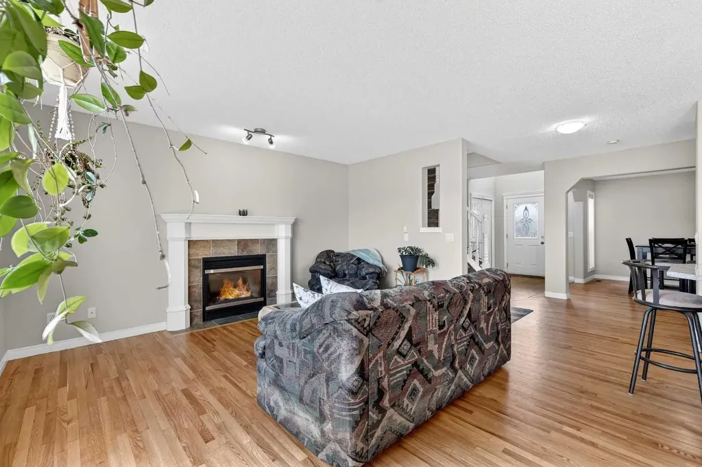 99 Evansmeade Crescent NW Calgary AB T3P 1B9