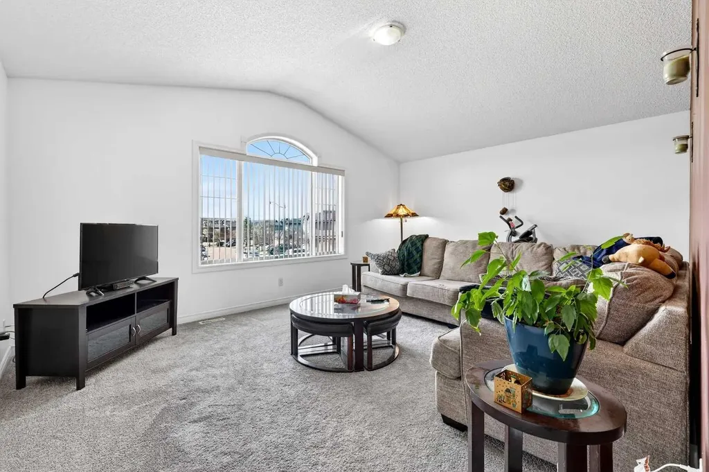 99 Evansmeade Crescent NW Calgary AB T3P 1B9