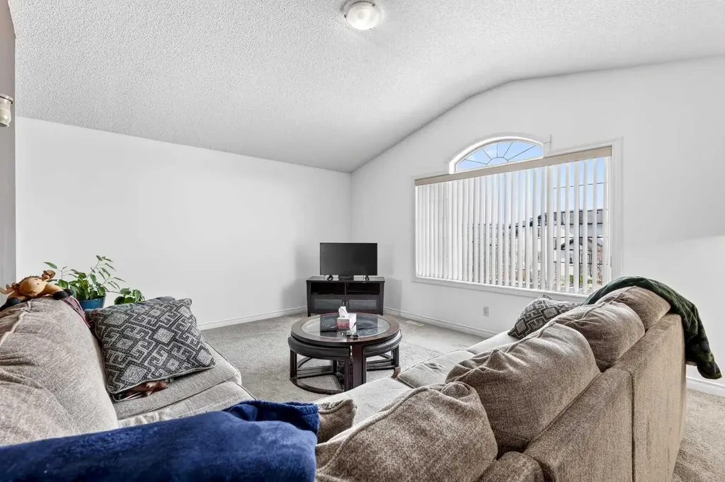 99 Evansmeade Crescent NW Calgary AB T3P 1B9