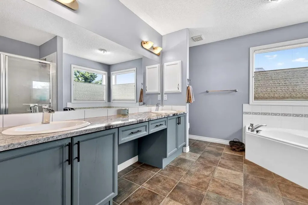 99 Evansmeade Crescent NW Calgary AB T3P 1B9
