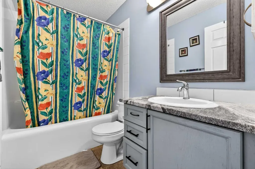99 Evansmeade Crescent NW Calgary AB T3P 1B9
