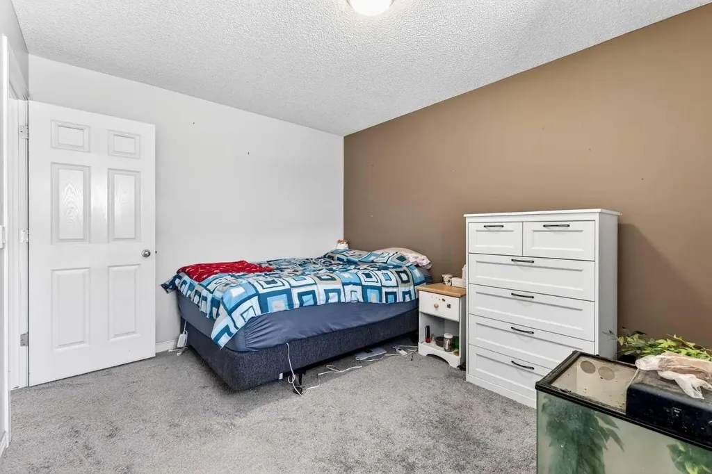 99 Evansmeade Crescent NW Calgary AB T3P 1B9