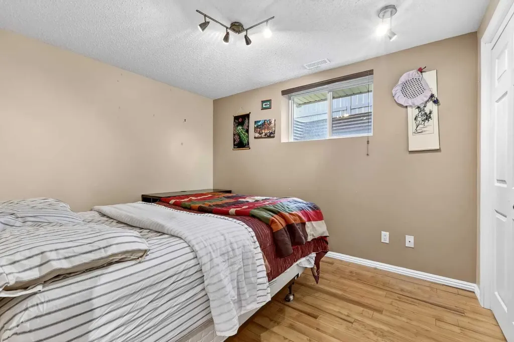 99 Evansmeade Crescent NW Calgary AB T3P 1B9