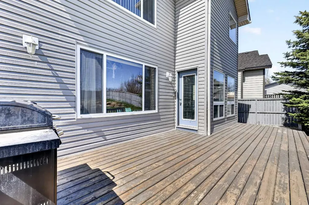 99 Evansmeade Crescent NW Calgary AB T3P 1B9