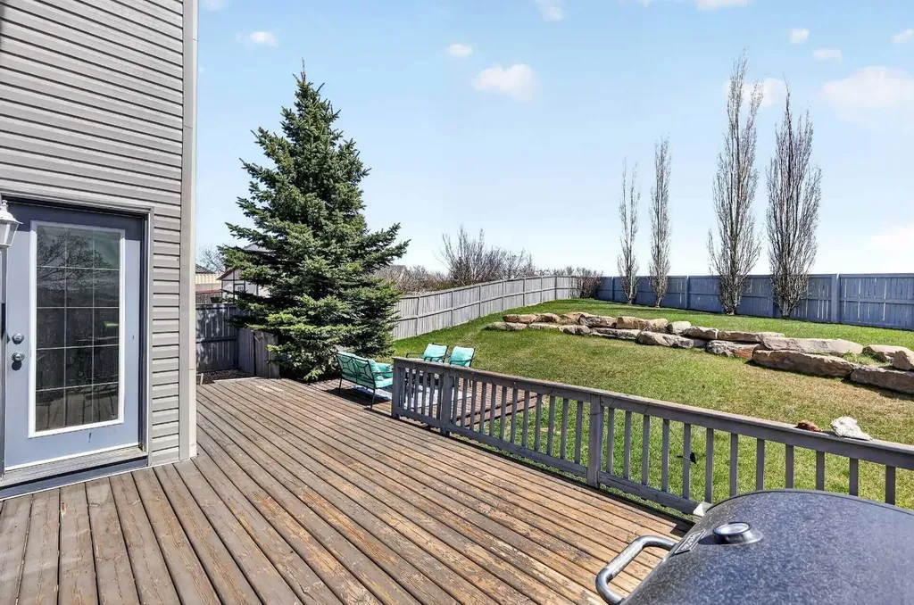 99 Evansmeade Crescent NW Calgary AB T3P 1B9