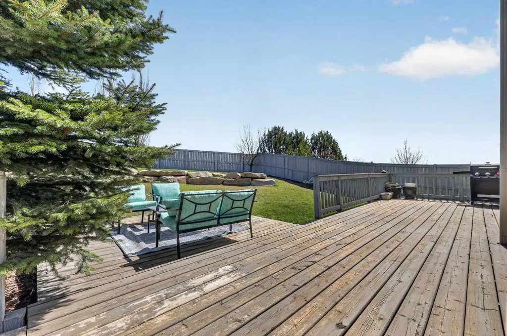 99 Evansmeade Crescent NW Calgary AB T3P 1B9