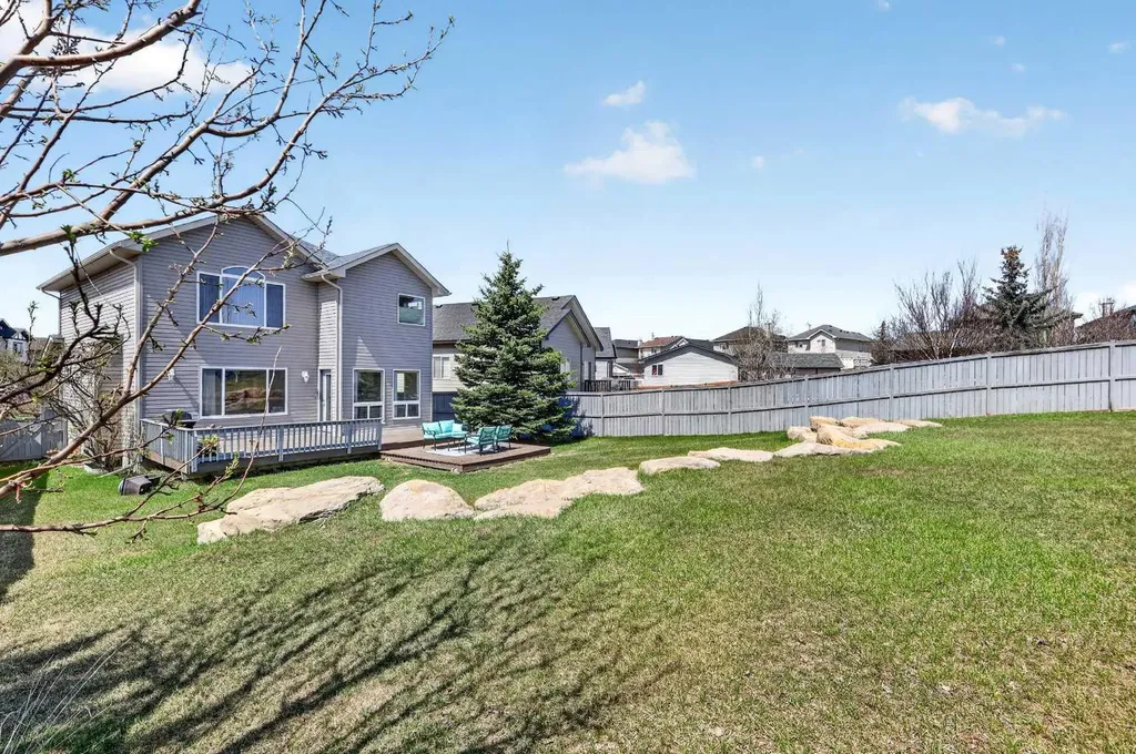99 Evansmeade Crescent NW Calgary AB T3P 1B9