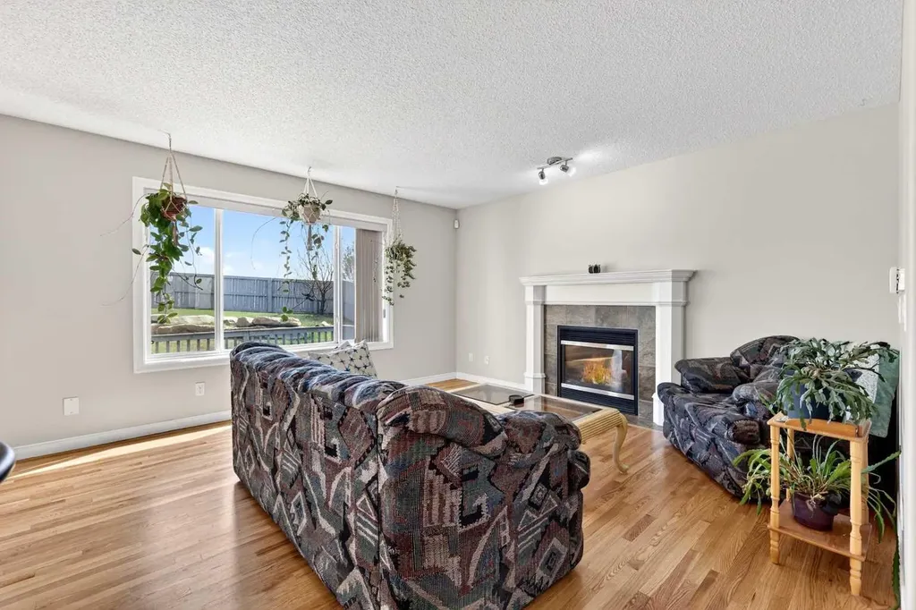 99 Evansmeade Crescent NW Calgary AB T3P 1B9