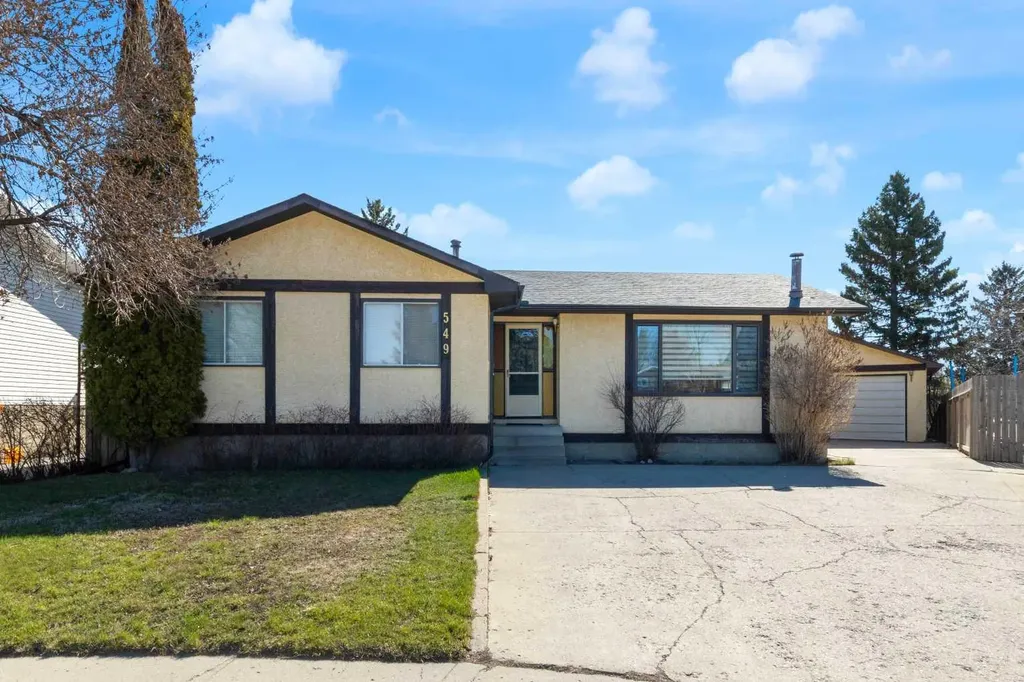 549 Rundleville Place NE Calgary AB T1Y2T5