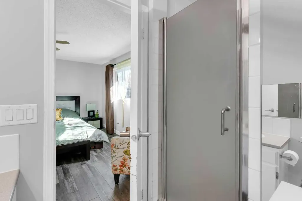 549 Rundleville Place NE Calgary AB T1Y2T5