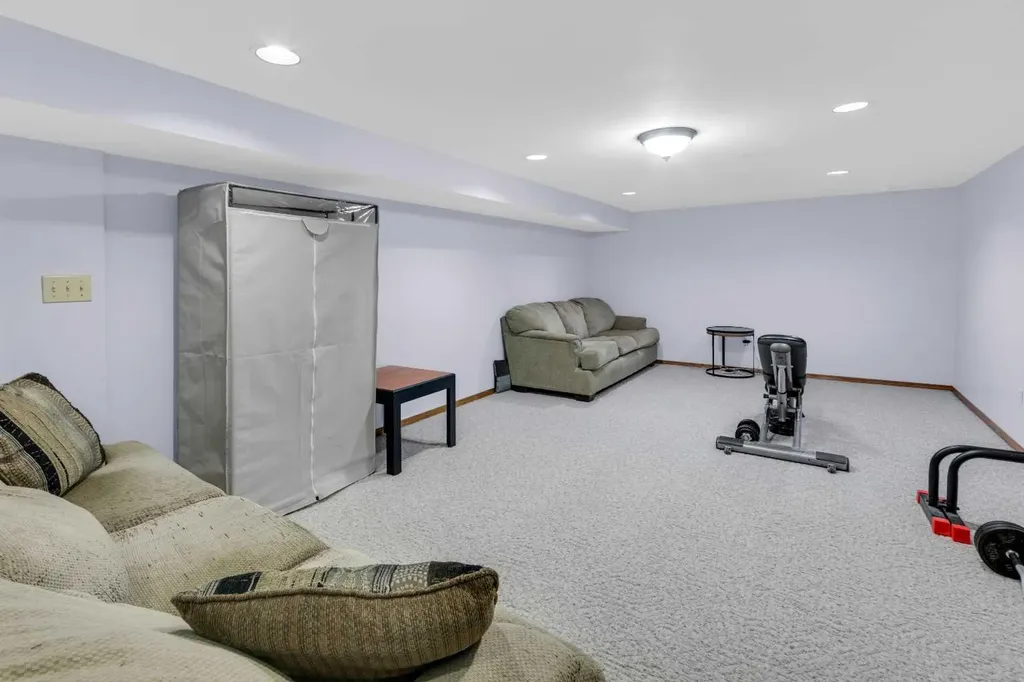 549 Rundleville Place NE Calgary AB T1Y2T5