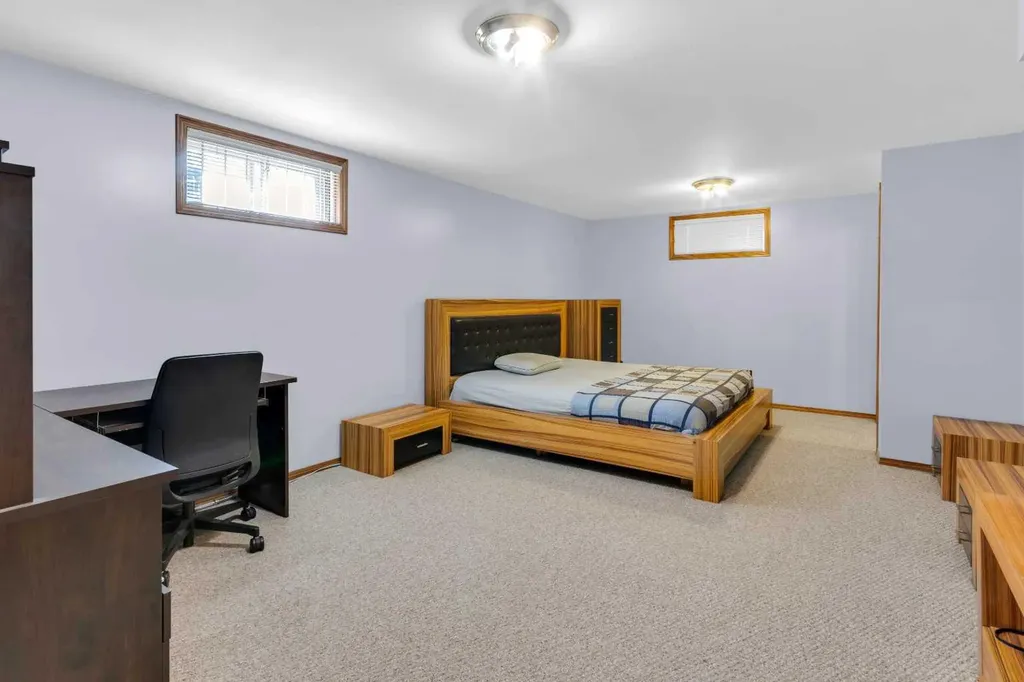 549 Rundleville Place NE Calgary AB T1Y2T5