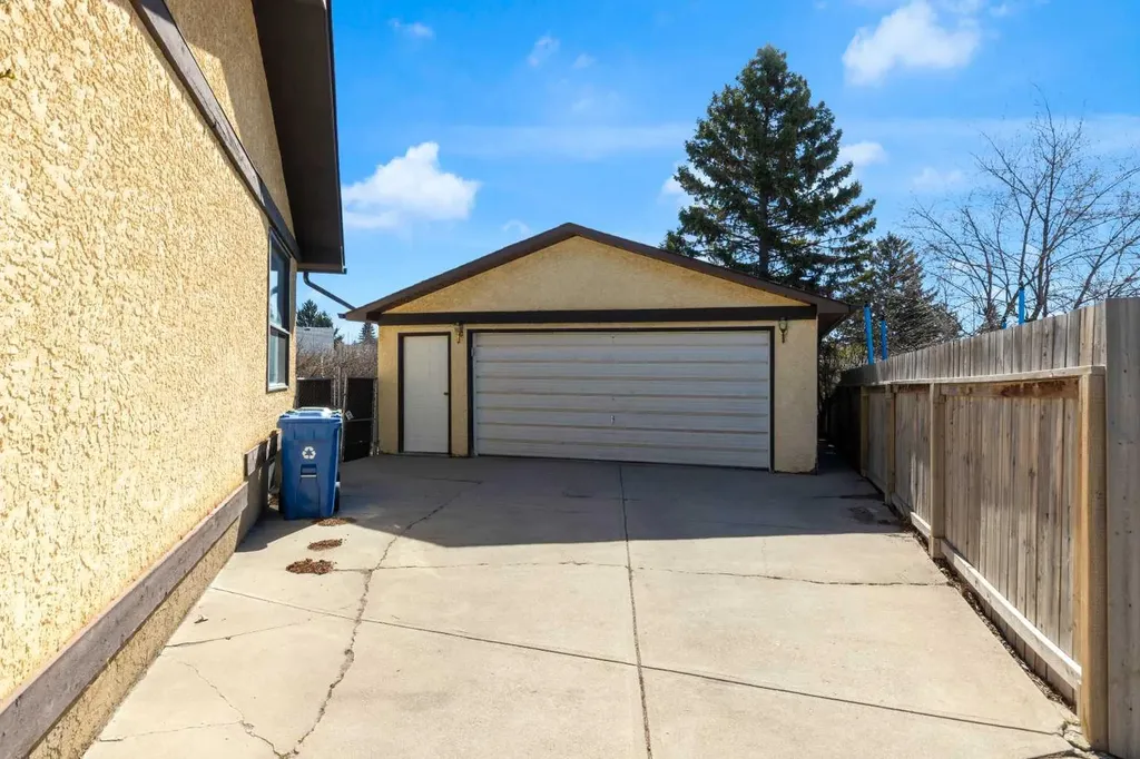 549 Rundleville Place NE Calgary AB T1Y2T5