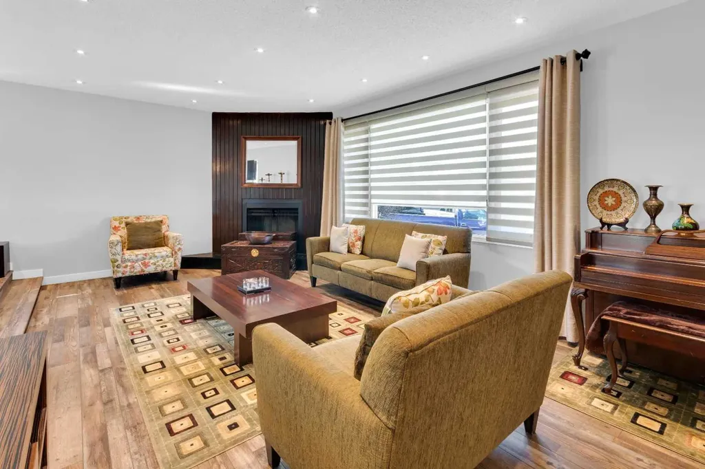 549 Rundleville Place NE Calgary AB T1Y2T5