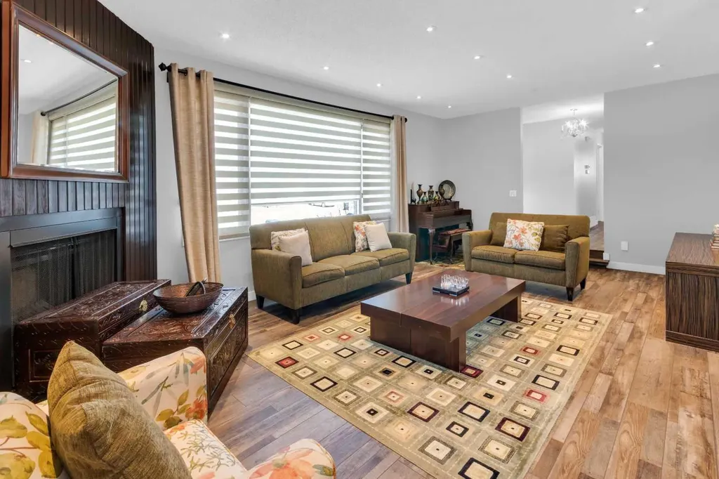 549 Rundleville Place NE Calgary AB T1Y2T5