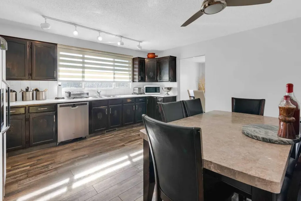 549 Rundleville Place NE Calgary AB T1Y2T5